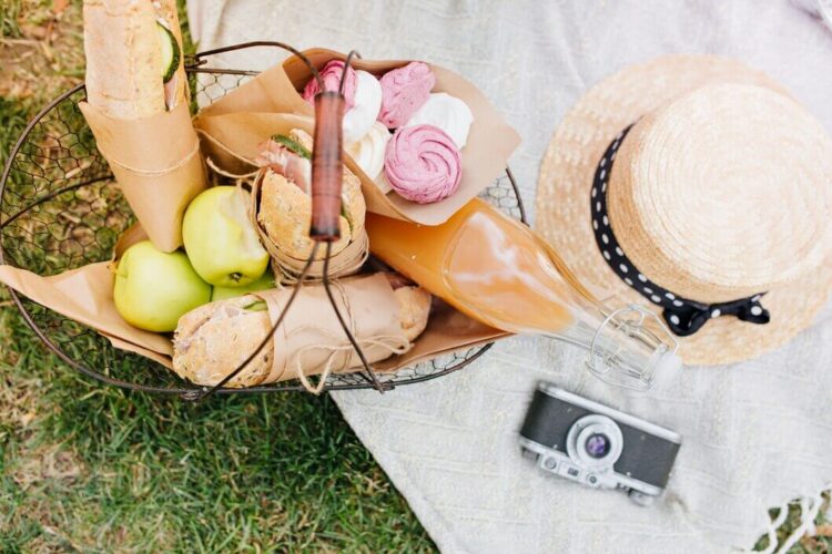 Essential Items You Need To Elevate Your Spring Picnics