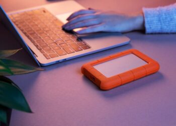 What are the best SD/microSD card data recovery software?